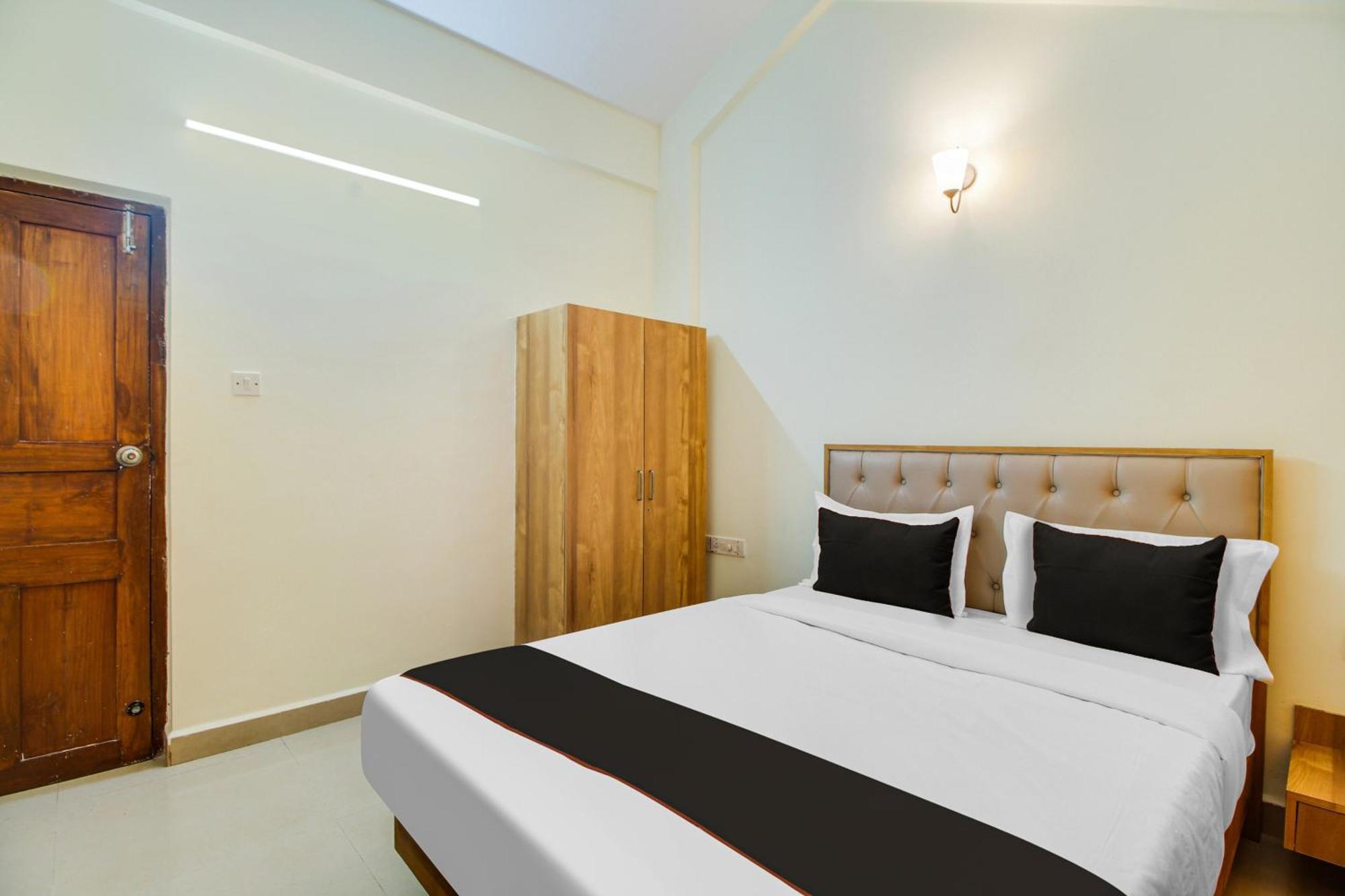 Declassio By Goa'S Pearl Near Aguada Fort Hotel Nerul  Bagian luar foto